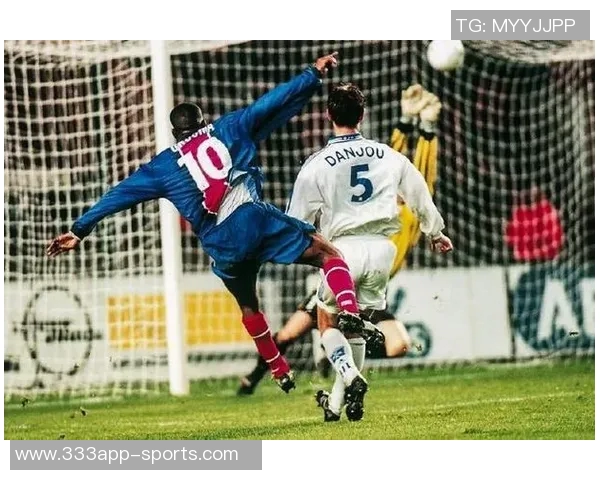 维蒂尼亚高度评价维拉蒂称其为全能中场的魔术师展现非凡才华