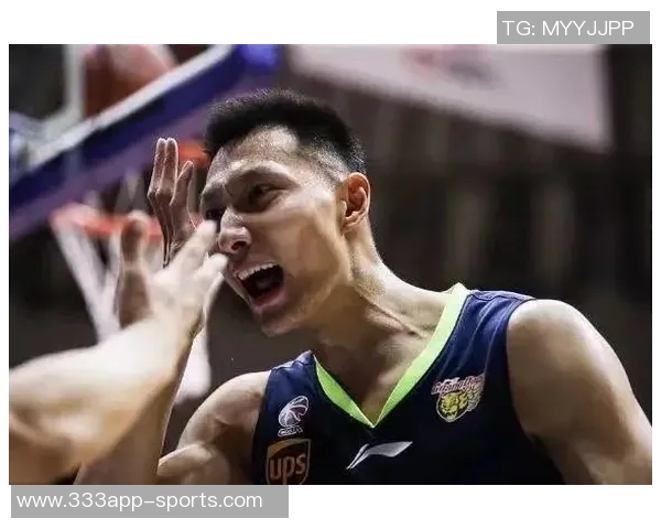 快船季前赛对阵广州龙狮比尔因膝伤缺席其他球员全力出战